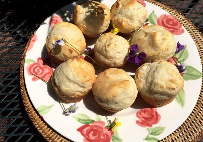 A plate of biscuits on top of a table.